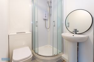 Shower room- click for photo gallery